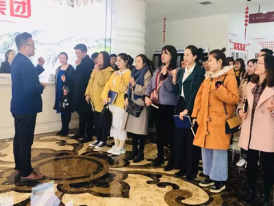 熱烈歡迎丨昌禾商學院，柔然彩虹隊光臨寧夏昌禾裝飾參觀學習！